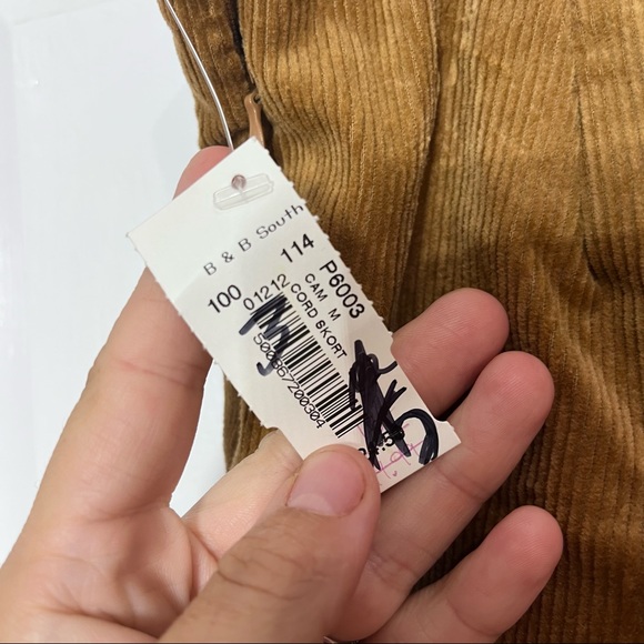 Love Tree Women's Tan Lightweight Button Wrap Mini Skort Size M/L - Picture 3 of 4